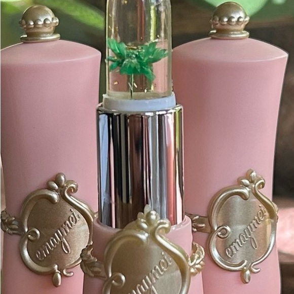 Lipstick Temperature Changing - Picture 8 of 10